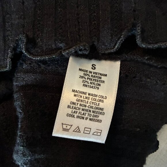 Aero The OG Tee Collection Women's Black Small Shrunken Ribbed Top - Picture 6 of 6